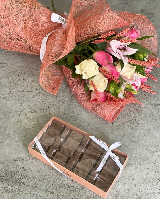 Signature Pink Tray Flowers